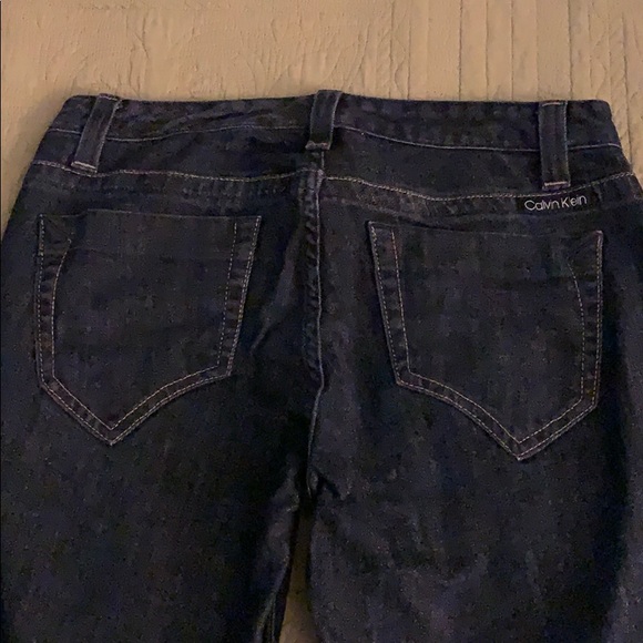 Size 6 Calvin Klein denim capris - Picture 4 of 4